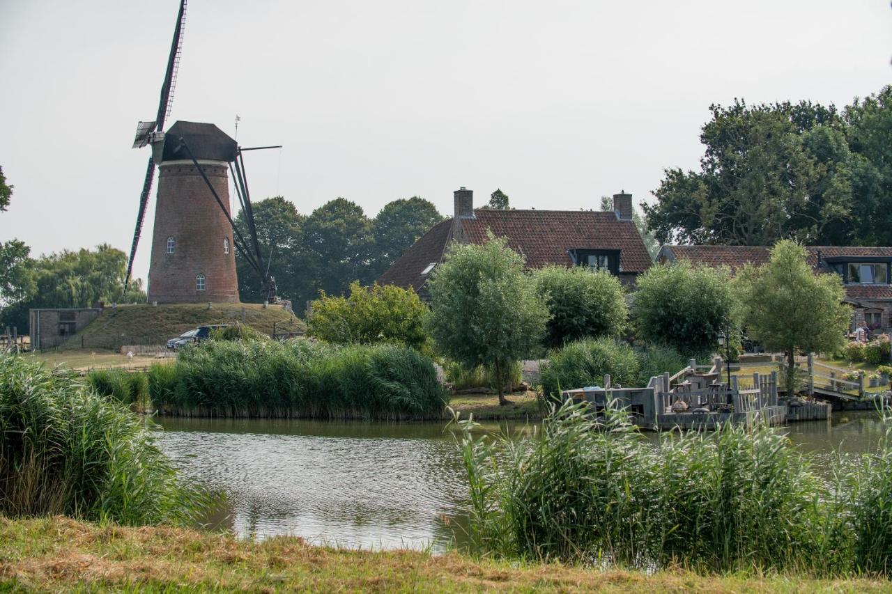 Hotel De Zwaan Schoondijke Exterior foto